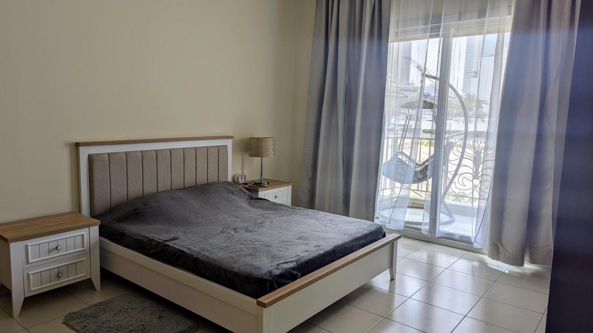 Spacious Flat At Emirates Gardens Jvc * Dubai