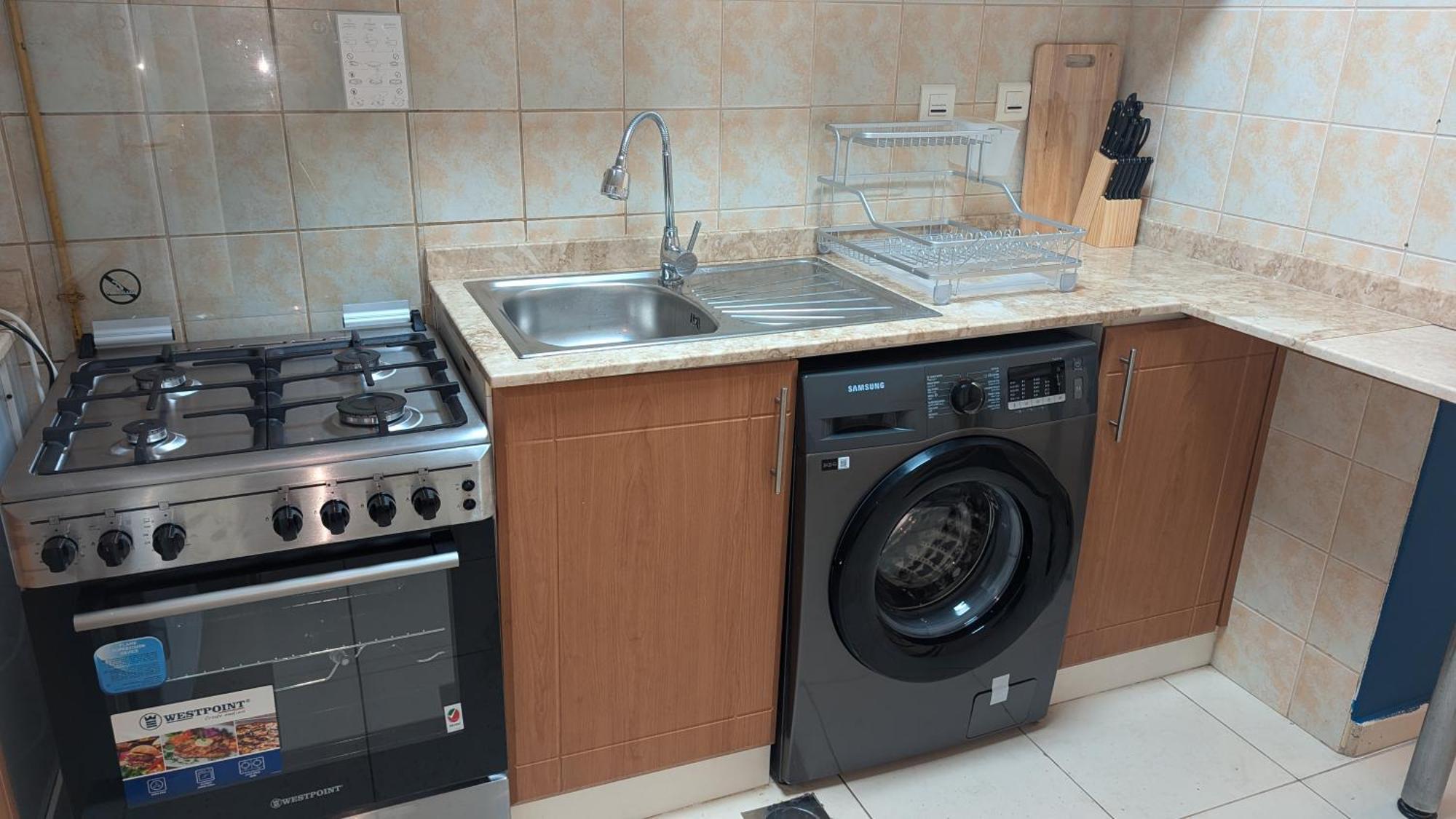 Apartment Spacious Flat At Emirates Gardens Jvc *